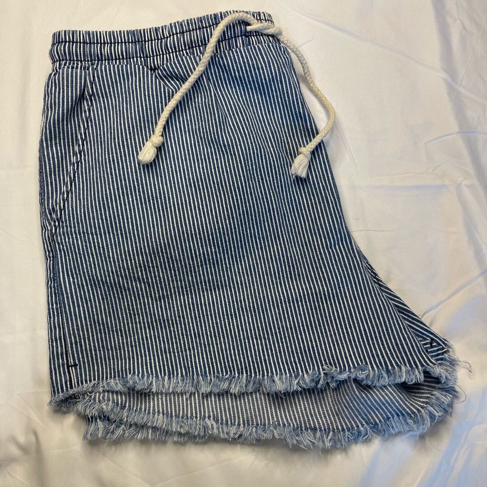 Wild Fable Size Large Elastic Waist Shorts